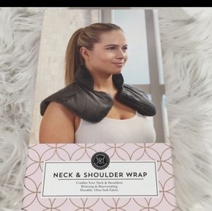 Modern Expressions neck and shoulder wrap